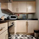 Historic Two Bed In Heart Of The * Bristol