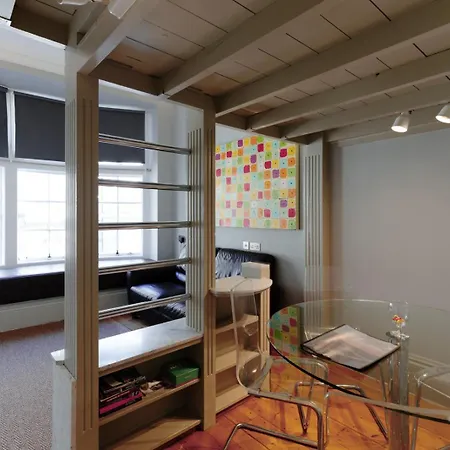 Historic Two Bed In Heart Of The Appartement Bristol