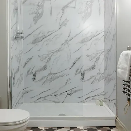 Historic Two Bed Apartment In The City Centre דירה