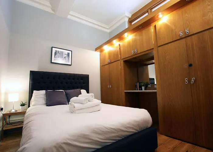 Historic Two Bed In Heart Of The Bristol