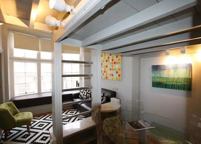 Historic Two Bed In Heart Of The * Bristol