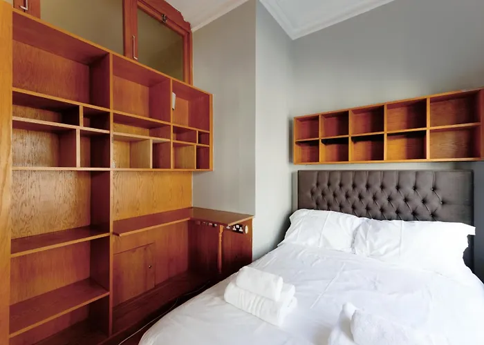 Historic Two Bed In Heart Of The * Бристоль