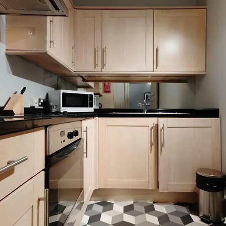 Historic Two Bed In The Centre * Bristol